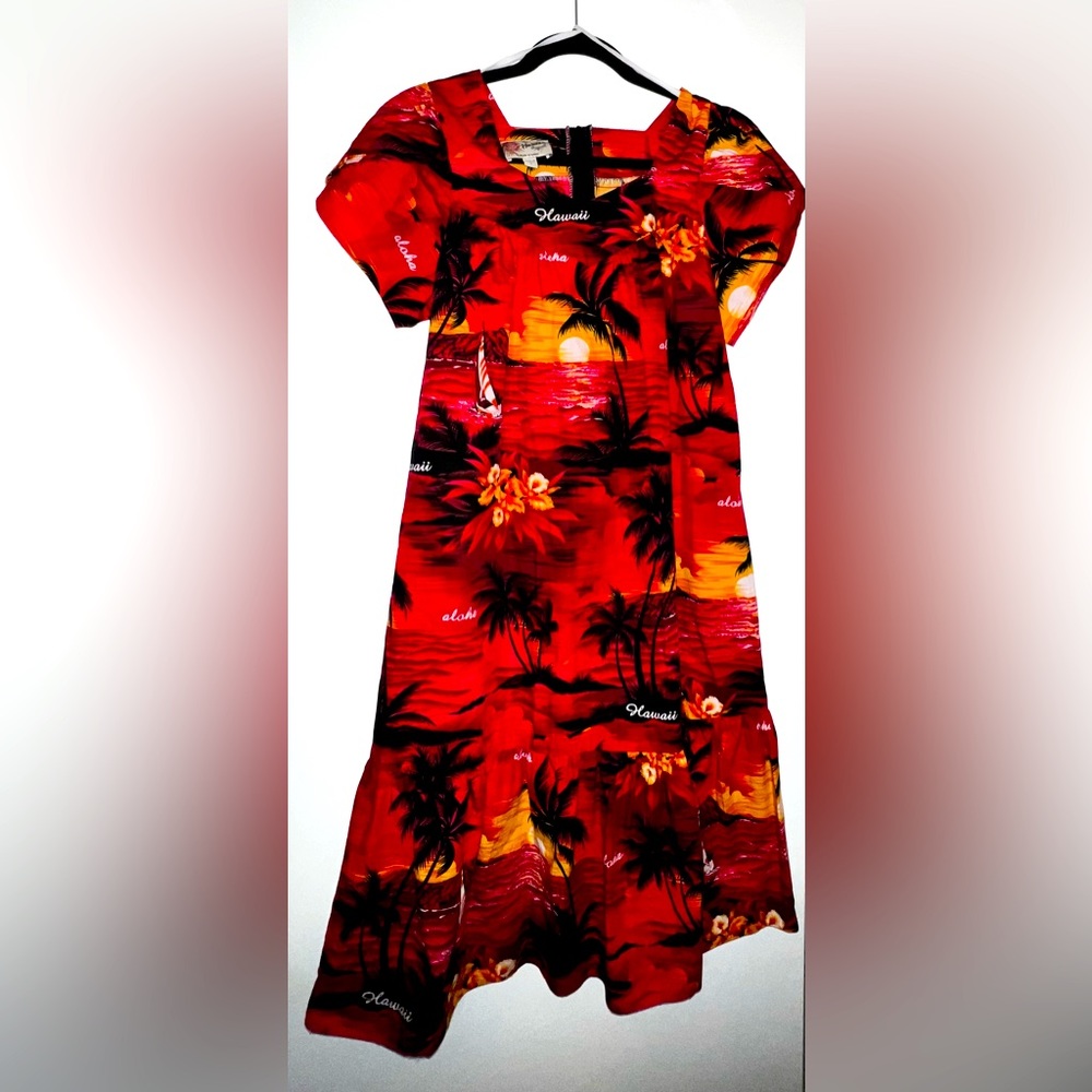Vintage Hilo Hattie Palm Tree Red, Muumuu Tulip Sleeve Zipper Back Sz Small
